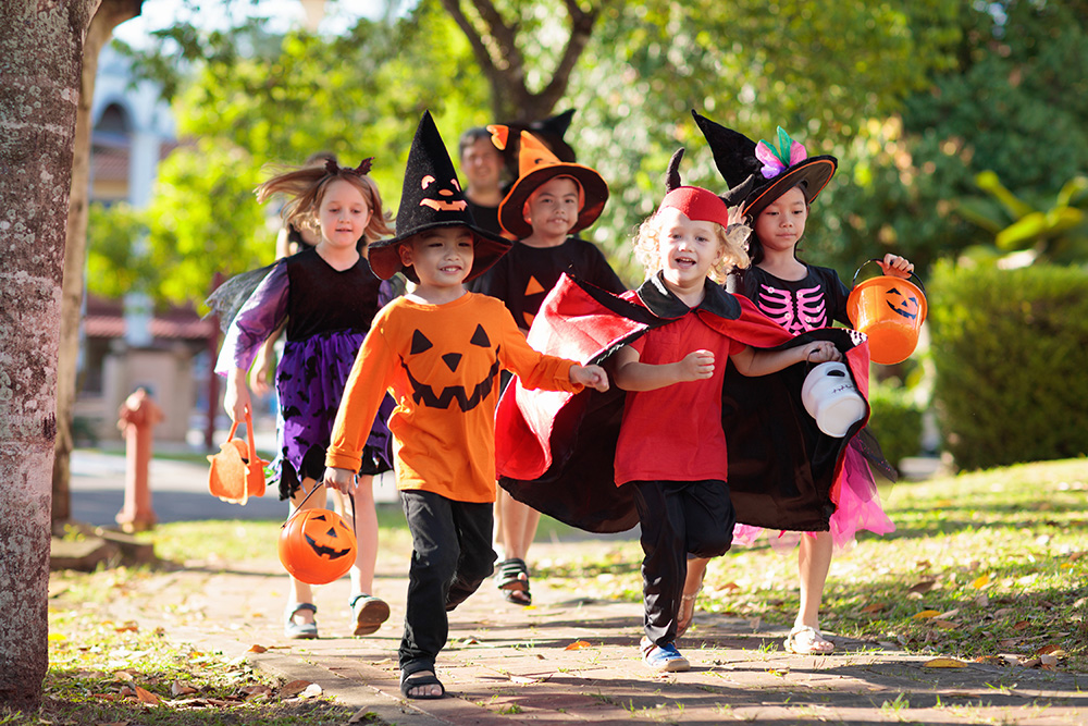 Halloween trick or treaters